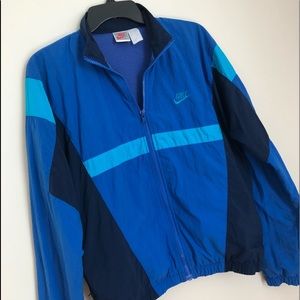 NIKE Men windbreaker jacket.